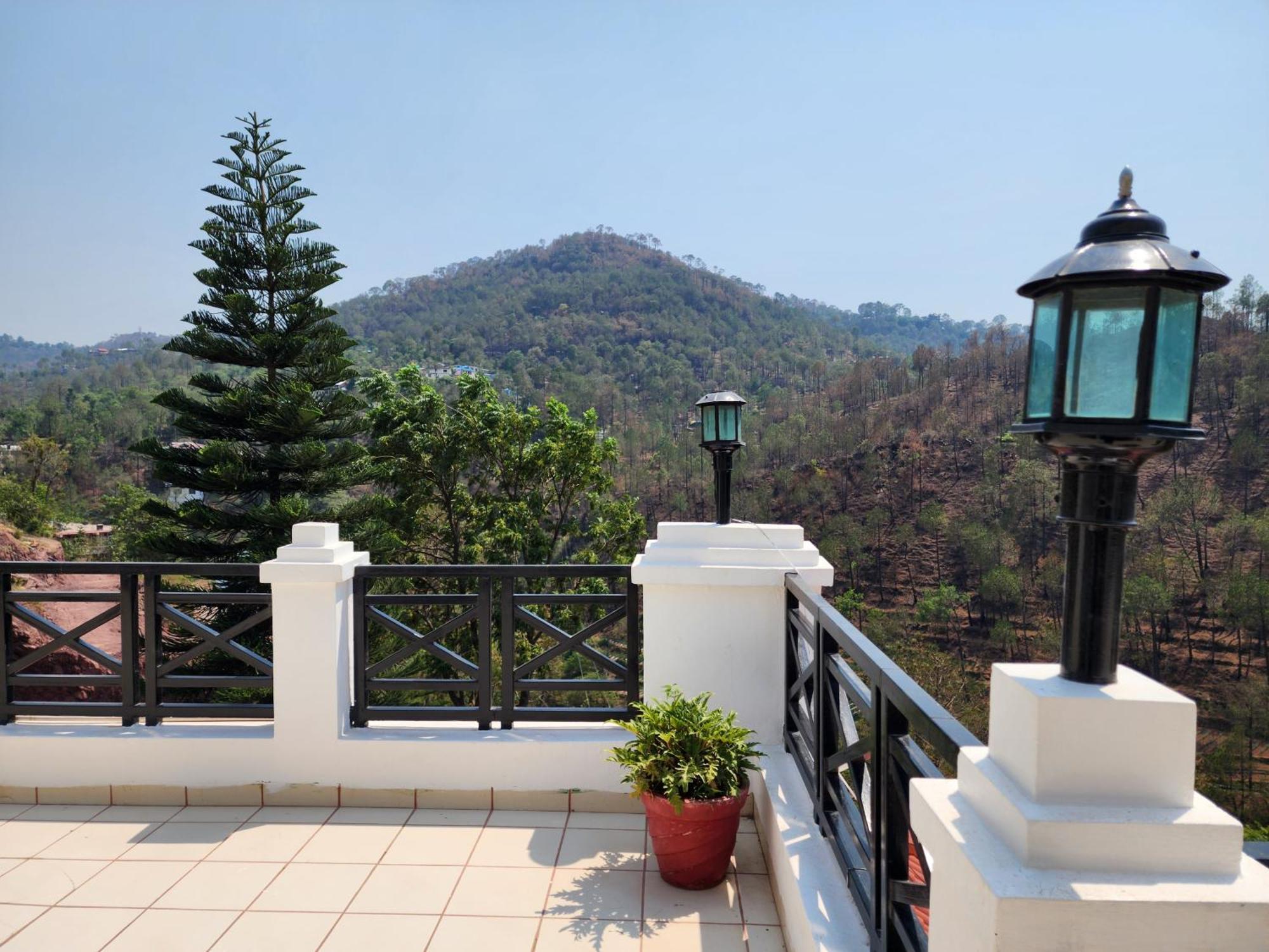 Hotel Royal Ark - Kasauli Luaran gambar
